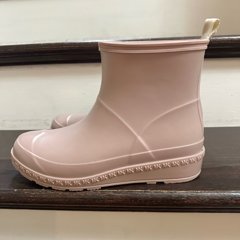 Michael Kors Women’s Pink Rain Boots Size 8